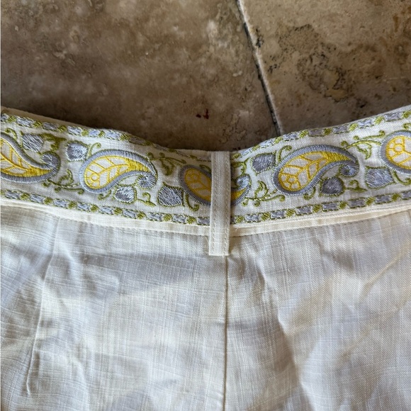 MOTF XS ladies embroidered Lennon shorts, beautiful condition - Picture 9 of 11